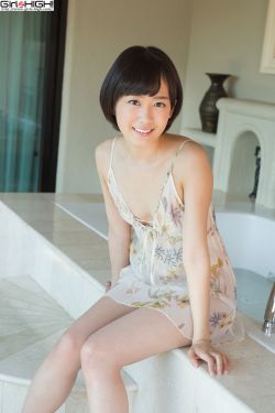 美女裸奔